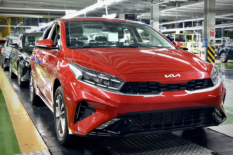 В России стартовали продажи обновлённого Kia Cerato: названы цены